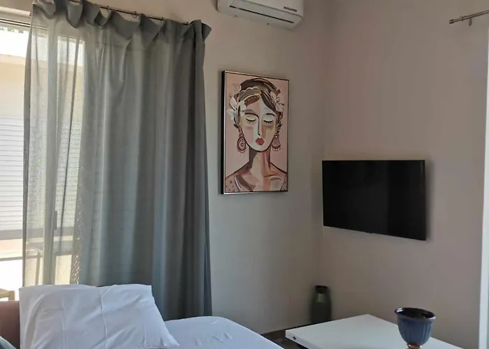 Thouria Agora Suites 1